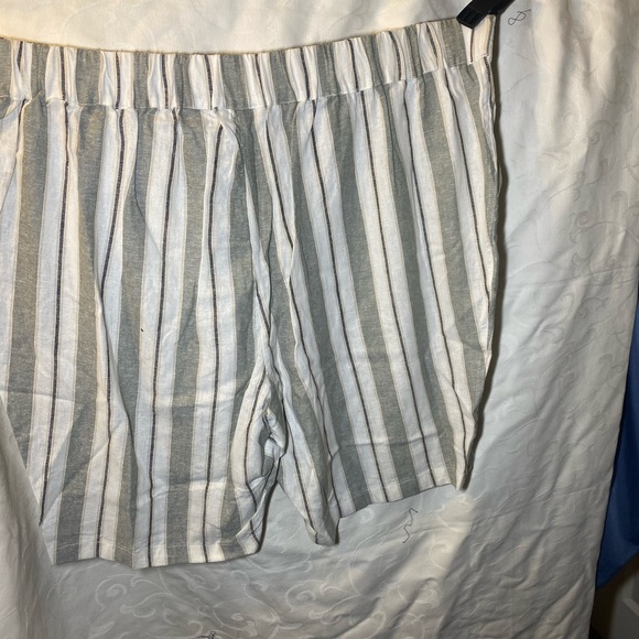 NWT Per Se Sage Green and Cream Striped Linen Drawstring Shorts - Picture 15 of 15